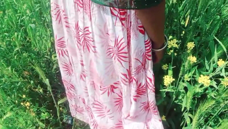 Bk Vlogs: Video sexy di bhabhi del villaggio nei campi di grano