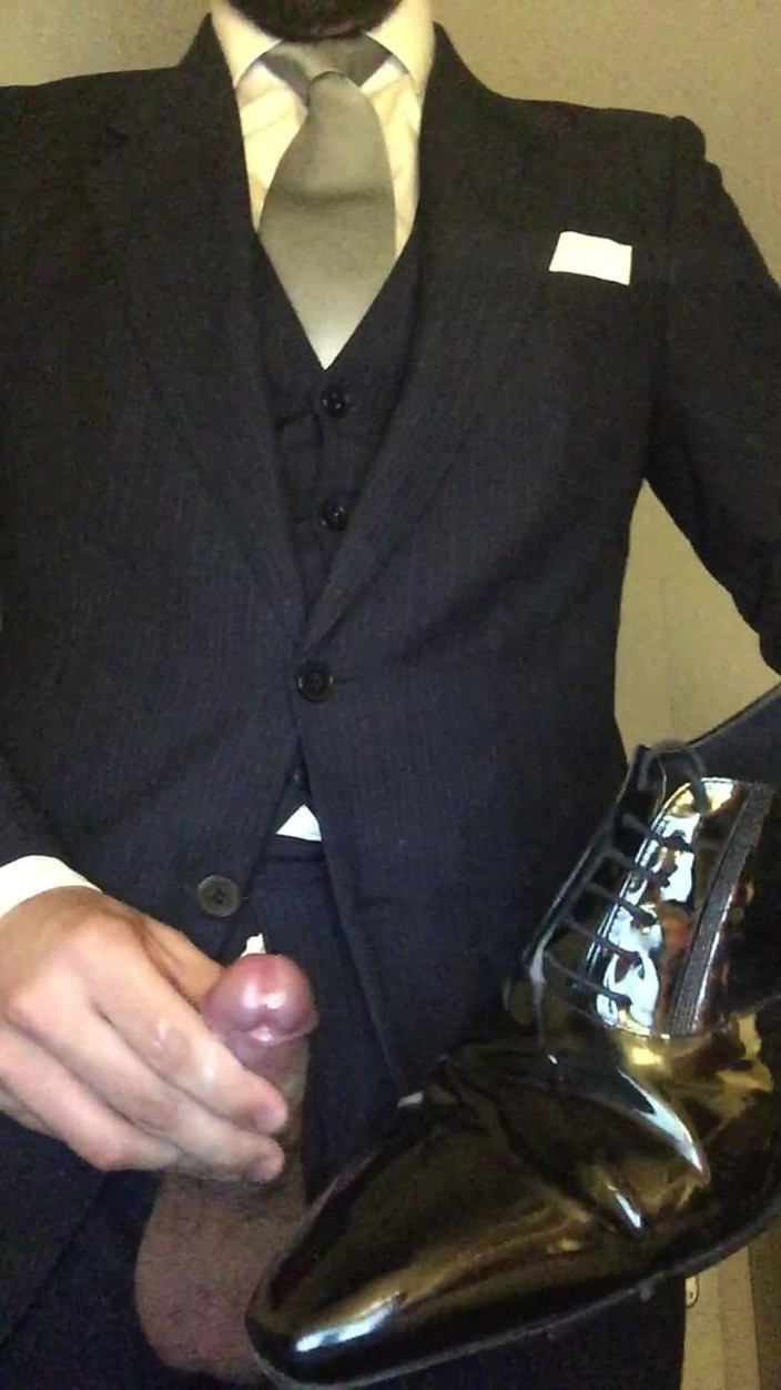 Master Shiny Shoes: CEO-ul se ascuțește