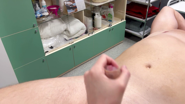 Sexy Funny Bunny: Masseurin Wichst Dem Schwanz Des Kunden, Bis Er Kommt