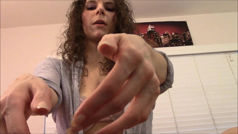 Pretty Kitty Kat: Get on your knees &amp; WORSHIP me!