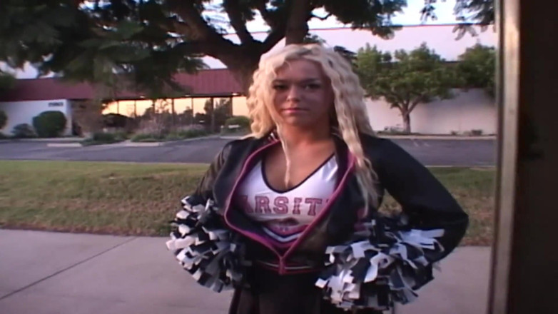 Radical: hot sexy MILF babe