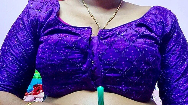 Desi Mohini: Tante Zoya sama gurunya sendiri