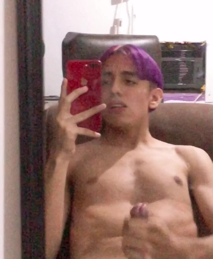 Miguelo Sanz: Sunt excitată până când îți arăt pizda și pula mea rasă de...