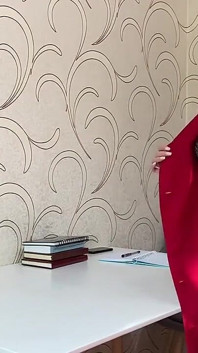 Шлюховатая учительница проверяет домашнее задание и соблазняет неудачницу