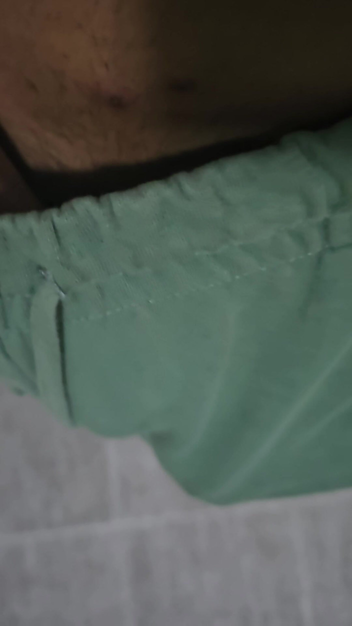 yourdaddy7788: Dotýkání se mého ptáka Přes kalhoty