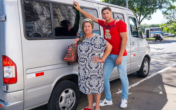 MaturePickup: 73 yaşındaki şişman nine göt sikişi için yakalandı