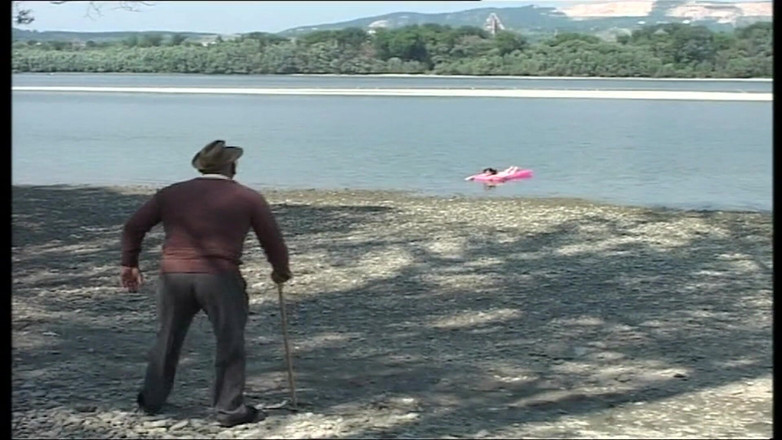 Piss Lover: Junges Teen Pisst Und Fickt Geilen Opa Im Freien