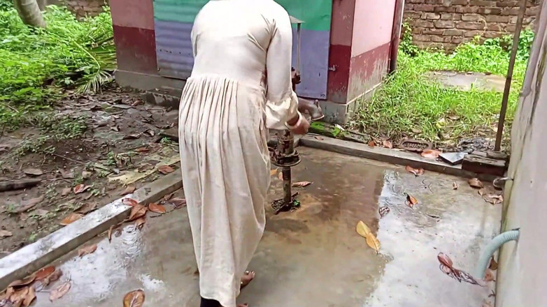 FireeCouple: Nieznajomy wszedł do domu, aby napić się wody i opuścił...