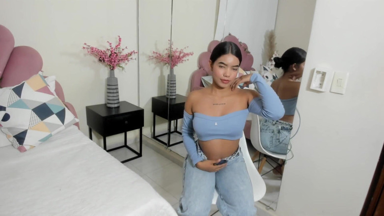 Angela Xoo: Spank Ass and Finger Sex Masturbation