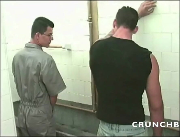 Crunch Boy: Sexy under the shower at the sports club