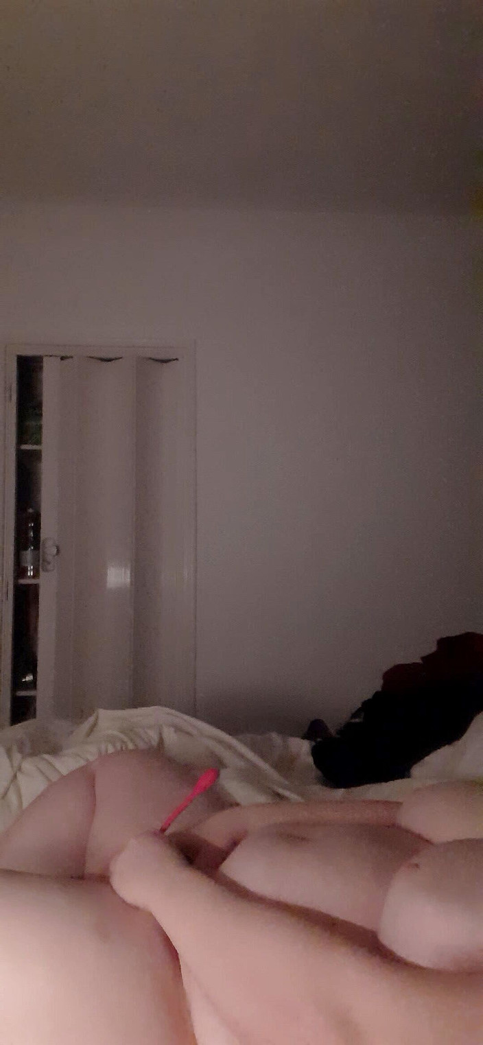 QueenNaller: Ahom o mulțime de vorbe murdare și joacă