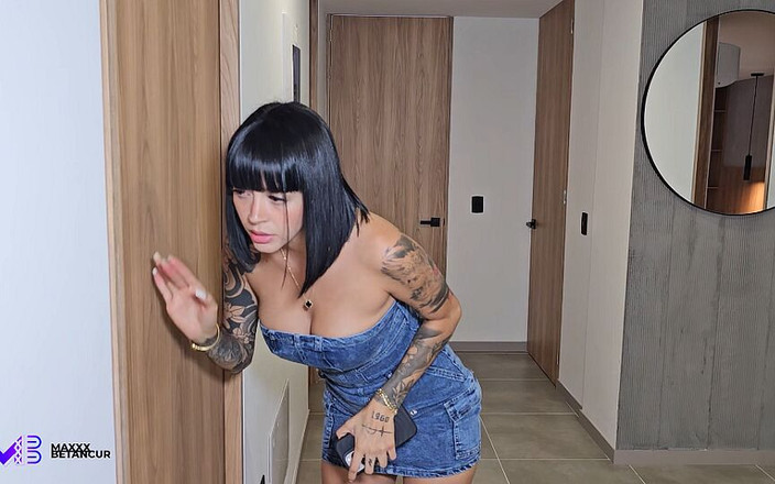 Maxxx Betancur: Aku crot di dalam memek tetanggaku pakai sperma di tangga -...