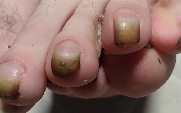 Au79: Unleashing the Beauty of My Naked Feet for You