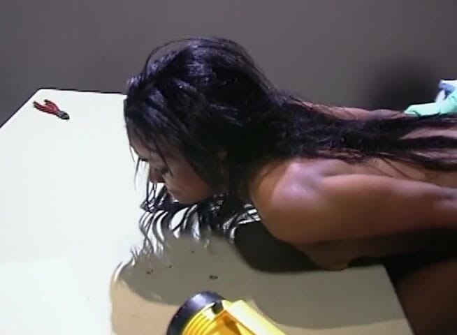 Analiscius: Sexy nubian slut is getting fucked on the table