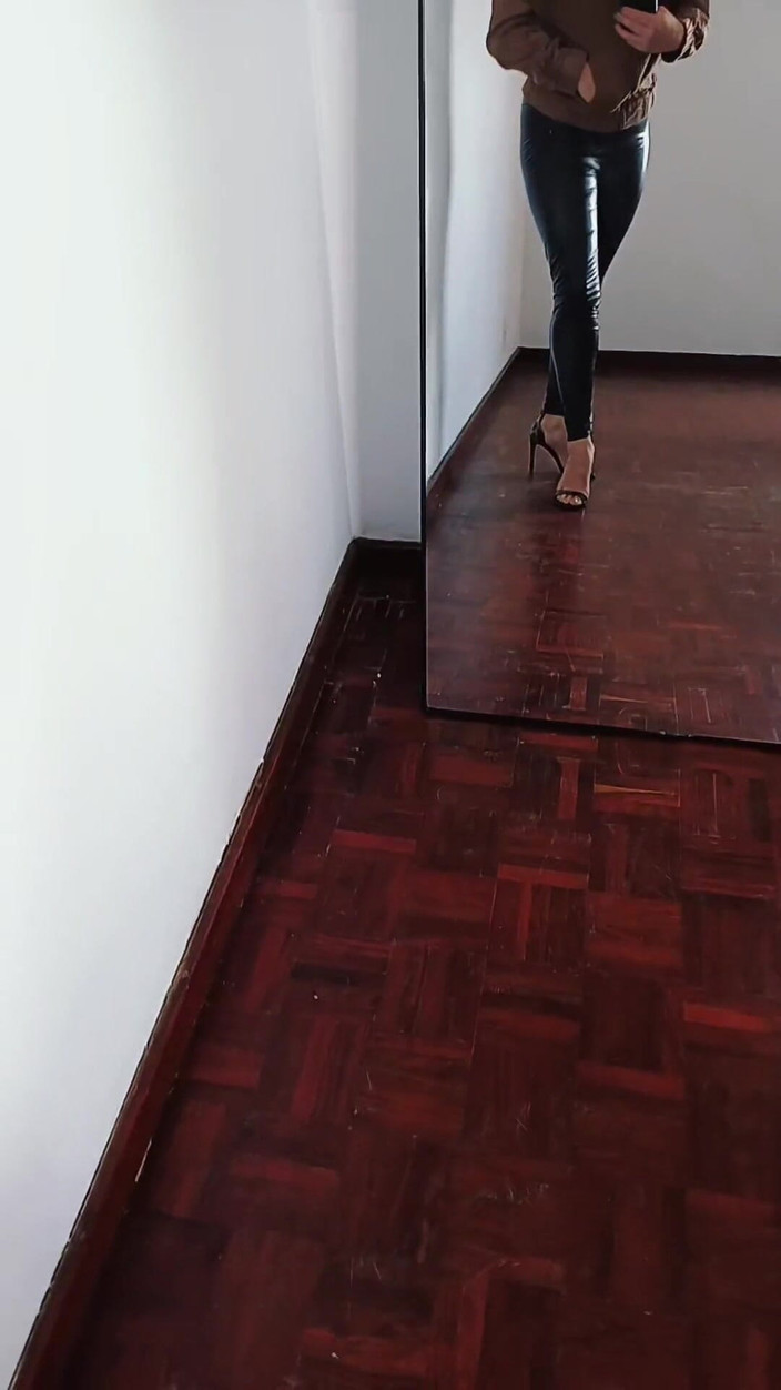 Kinky Lyrical: Deri pantolon ve stilettos