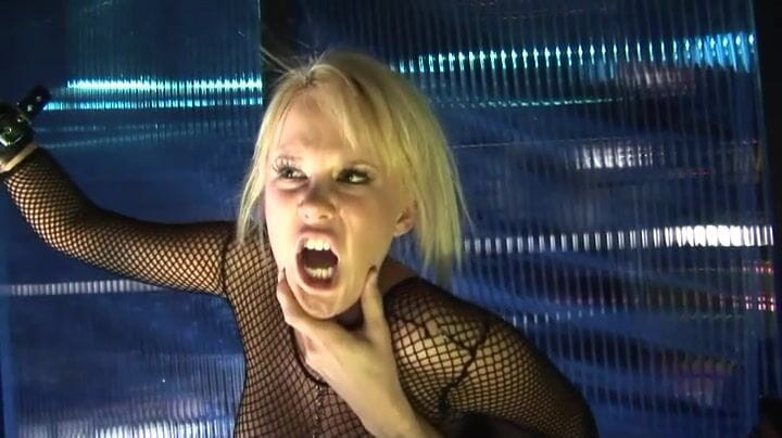 Hot Girlz: Sexy blonďatá kočka je vyzvednuta a ošukána opravdu tvrdě