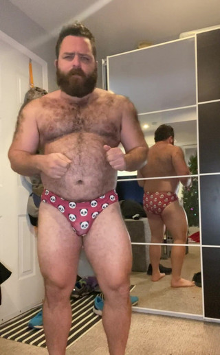 Huzzbearz: Berikut adalah versi yang tidak diedit dengan saya menukar pakaian...