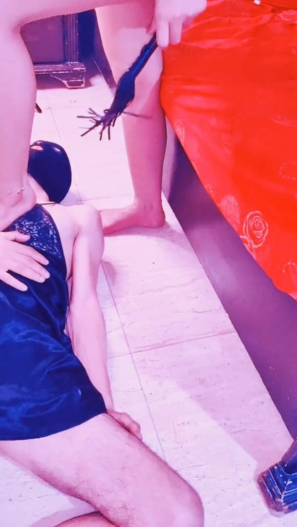 Hub One: Carmen порет раба и жестко топает по его лицу