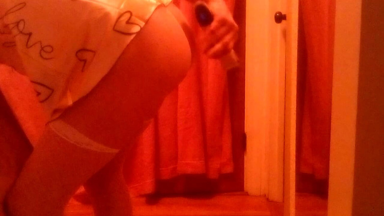 Sissy Sarah: Senin için kasık bölgemi ve sonra götümü tıraş etmemi izle