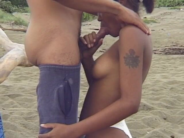 Exotic Girls: Jamaican couple enjoys outdoor blowjob