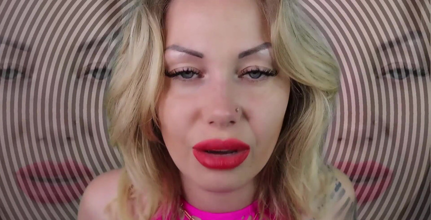 Goddess Misha Goldy: 私はあなたと軽薄で、挑発的で、厳しいアイコンタクトをし、魅惑的に喫煙し、私の赤い口紅の汚れを残しています