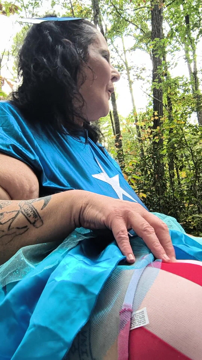 HerculesnVENUS: Zlobivá herečka venkovní scéna Útěke se snaží dostat do kundičky