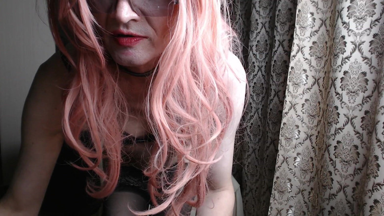 violet_bisex: Penzina telanjang sepenuhnya menunjukkan dirinya kepada tetamu sembang