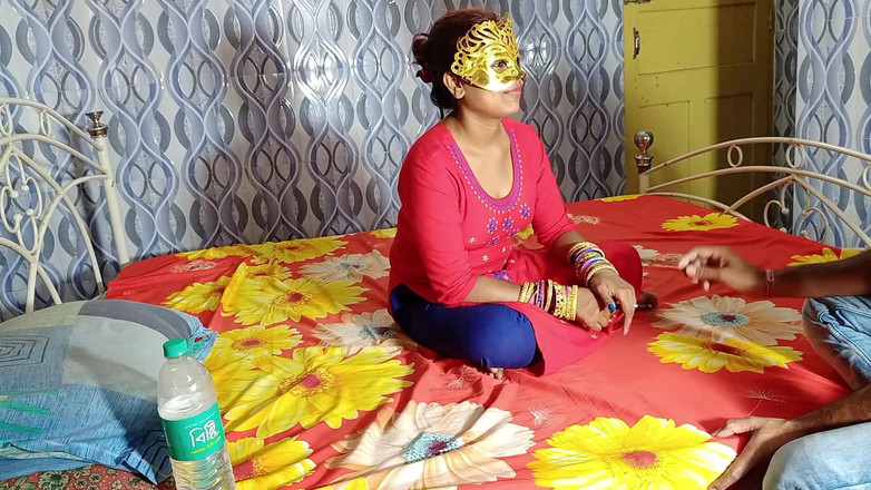 FireeCouple: Учитель оставил студентку домой после ее замужества