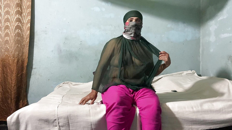 SAFI-SEXY: Eu amo a buceta da minha madrasta, eu quero transar...