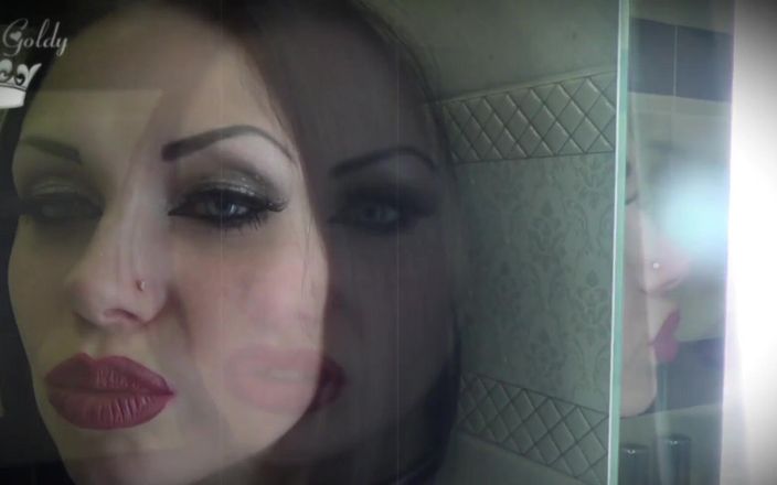 Goddess Misha Goldy: Mina stora läppar är så sexiga