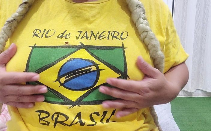 Paty Bumbum: Futând o pizdă păroasă cu vibrator