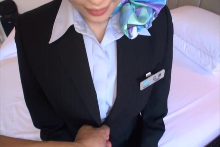 CherryBONBON: Elegant Flight Attendant Ryu Delivers a Performance Filled with Beauty...