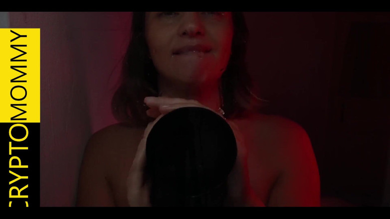 Crypto Mommy: MILF rimming deepthroat Boulející oči