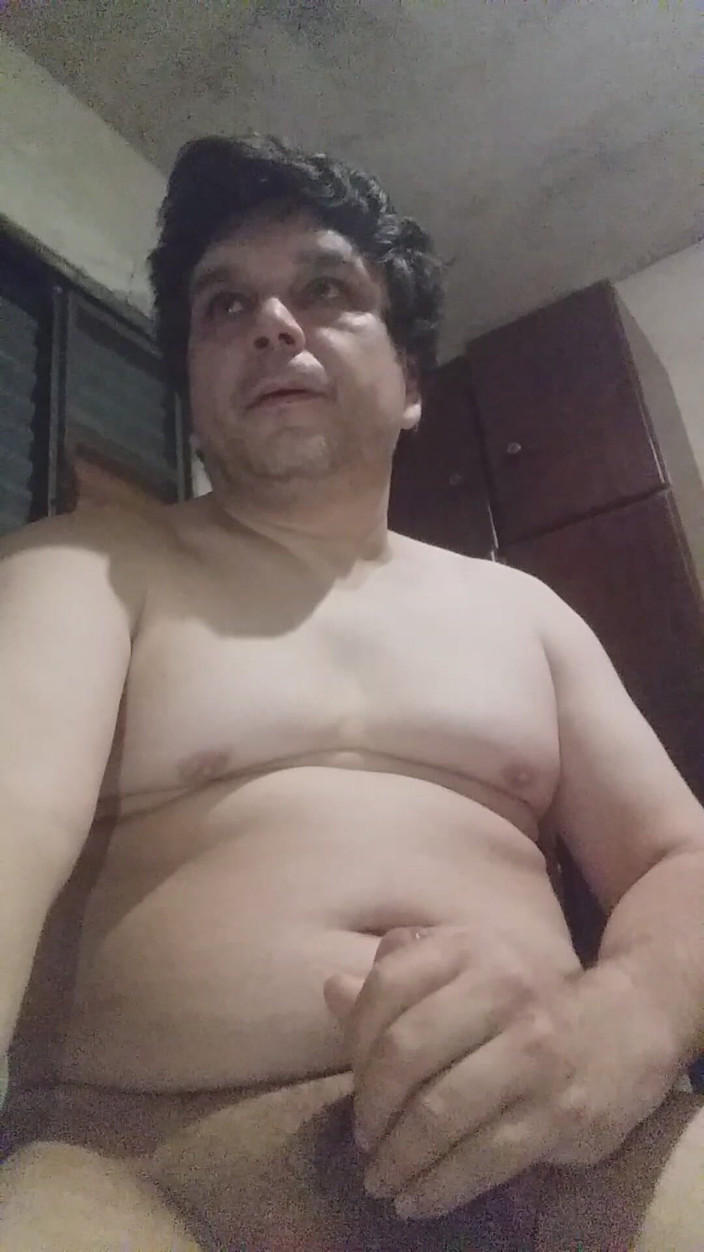 Claudio: Ich habe mir einen runtergeholt, um live vor hundert Leuten...