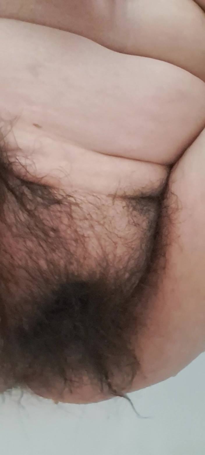 Mommy big hairy pussy: Macocha oddaje mocz i dostaje gangy