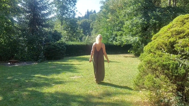 Selena701: Mature Blonde Wife Enjoys Her Day