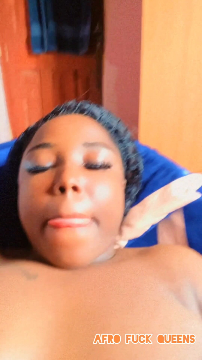 Afro fuck queens: Збуджений і нудний.