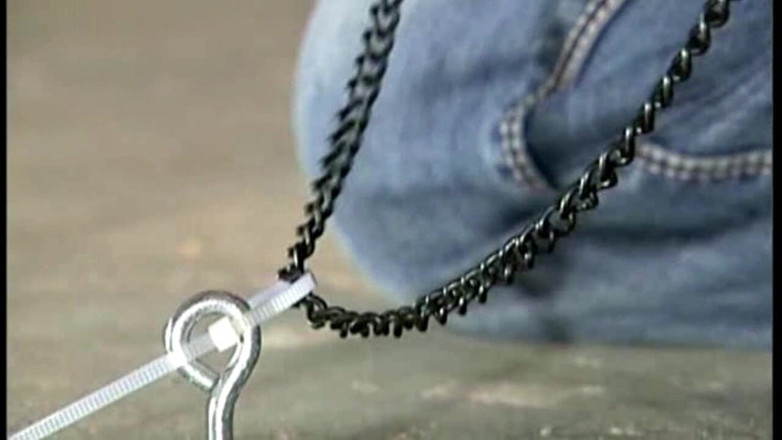 Submissed: Nomi被夹在地板上等等