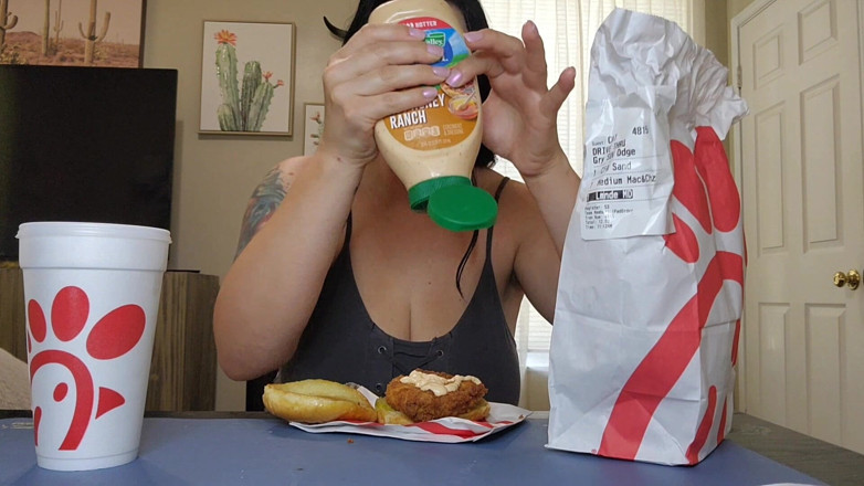 Julia Ryan: Fast Food Makes Me Soooo Gassy