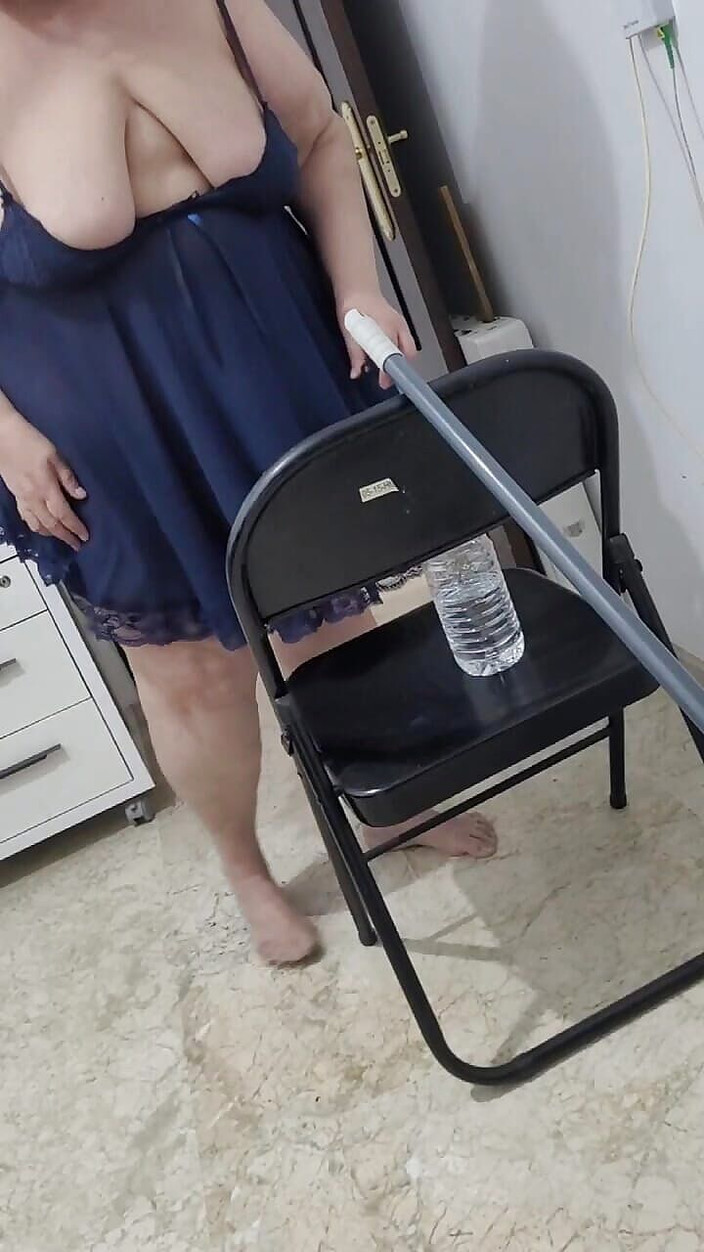 CoolMarina: Sunt foarte excitată și am nevoie de o pulă care să-mi...