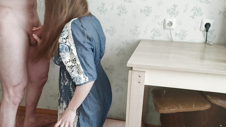 Lizaveta: Boquete matinal de uma milf grávida de barriga de pote!