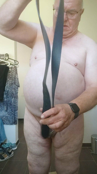 Karlchengeil: Beating My Body and Expecially My Cock and Balls