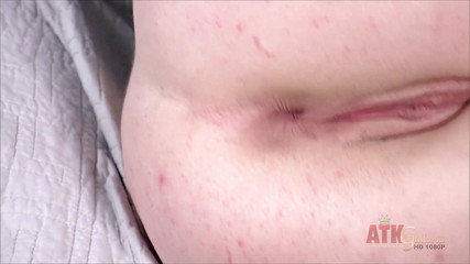 ATKIngdom: Jenna masturbiert mit ihrem vibrator-spielzeug