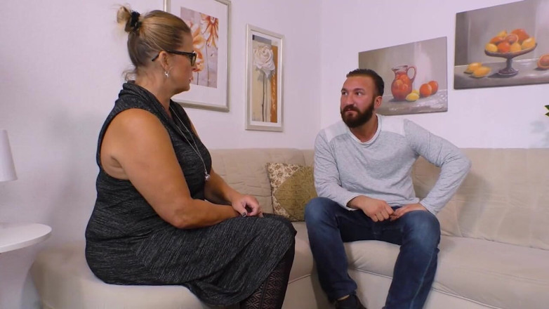 Deutschland porn: Young stud fucks sexy Milf!