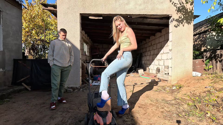 HotPrincessUA: Blue Clogs &amp; Cold Mower Cranking Struggle After Winter