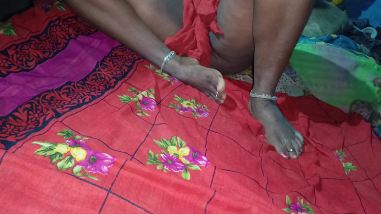 Riyadesi18: Зять дезі індійської сільської бхабхі побачив її оголені цицьки і трахнув її в листі