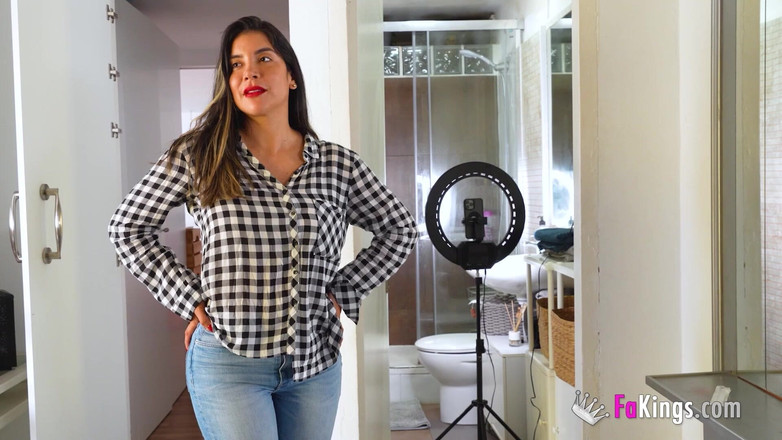 FAKings: Červená Karkulka zasraný: Daniela šuká zlého vlka ve falešných