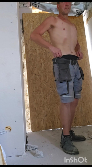 Chris_snoopy_91: At Work