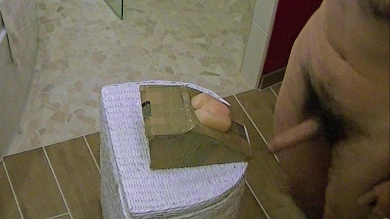 Mark Hannes: Fleshlight fuck masturbace v koupelně