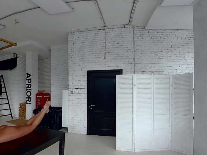 StasyQVR: Девушка под городом